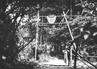 Brána na táboře v Jaroslavicích.
