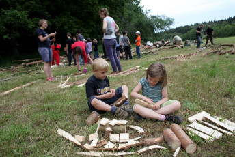 Stavba tábora 555 2015