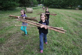 Stavba tábora 555 2015