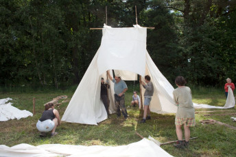 Stavba tábora 555 2015