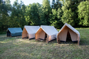 Stavba tábora 555 2015