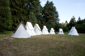 Stavba tábora 555 2015