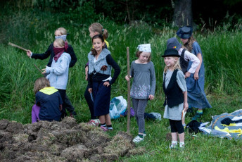 2015_07 stavba a táborák