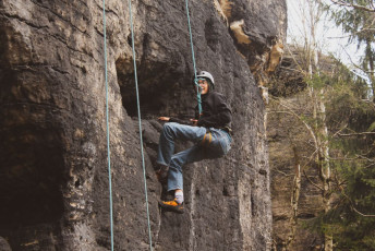 2021_04 lezení na skalách