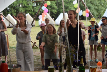 2022_07_tc3a1bor_chytrov_zlatc3bd-kompas-802