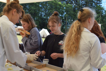 2022_07_tc3a1bor_chytrov_zlatc3bd-kompas-954