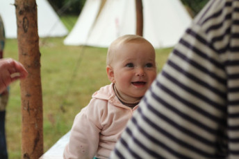 stastna Agi kouka na Cabu