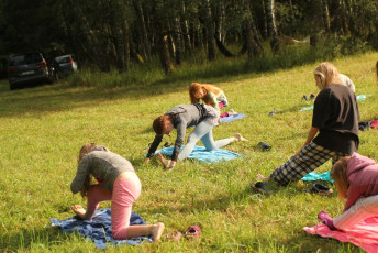 joga a Jemi predcvicuje