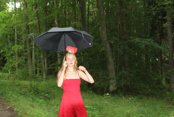 zacina nam prset do stanovist