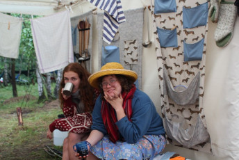 Nami a Jemi v kuchyni